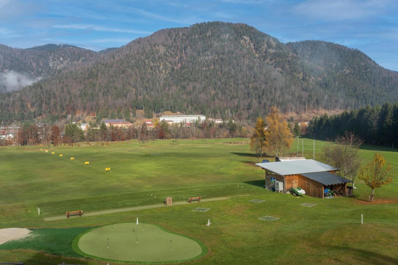 Golf View Apt With Parking And Mountain View! Apartment Tarvisio Exterior photo